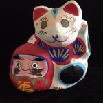 郷土玩具:招き猫と達磨の土人形